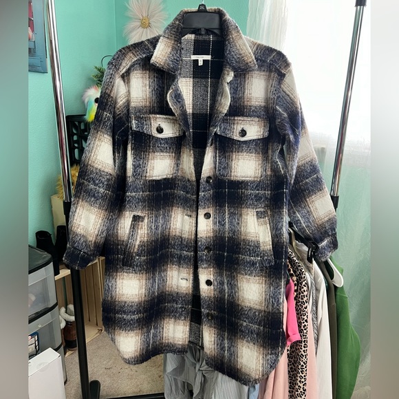 Shacket - Picture 1 of 1